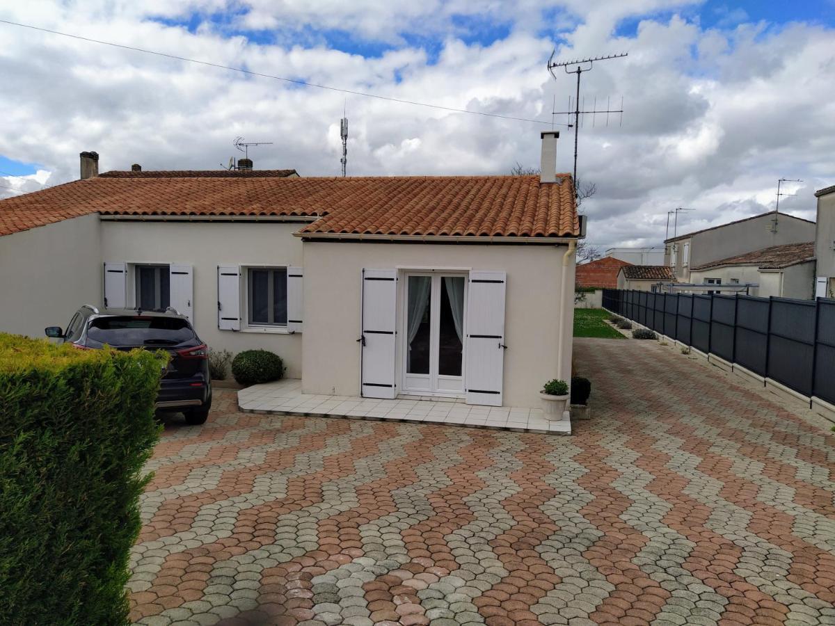 Maison Plain Pied Avec Jardin, Terrasse Et Veranda Коньяк Экстерьер фото